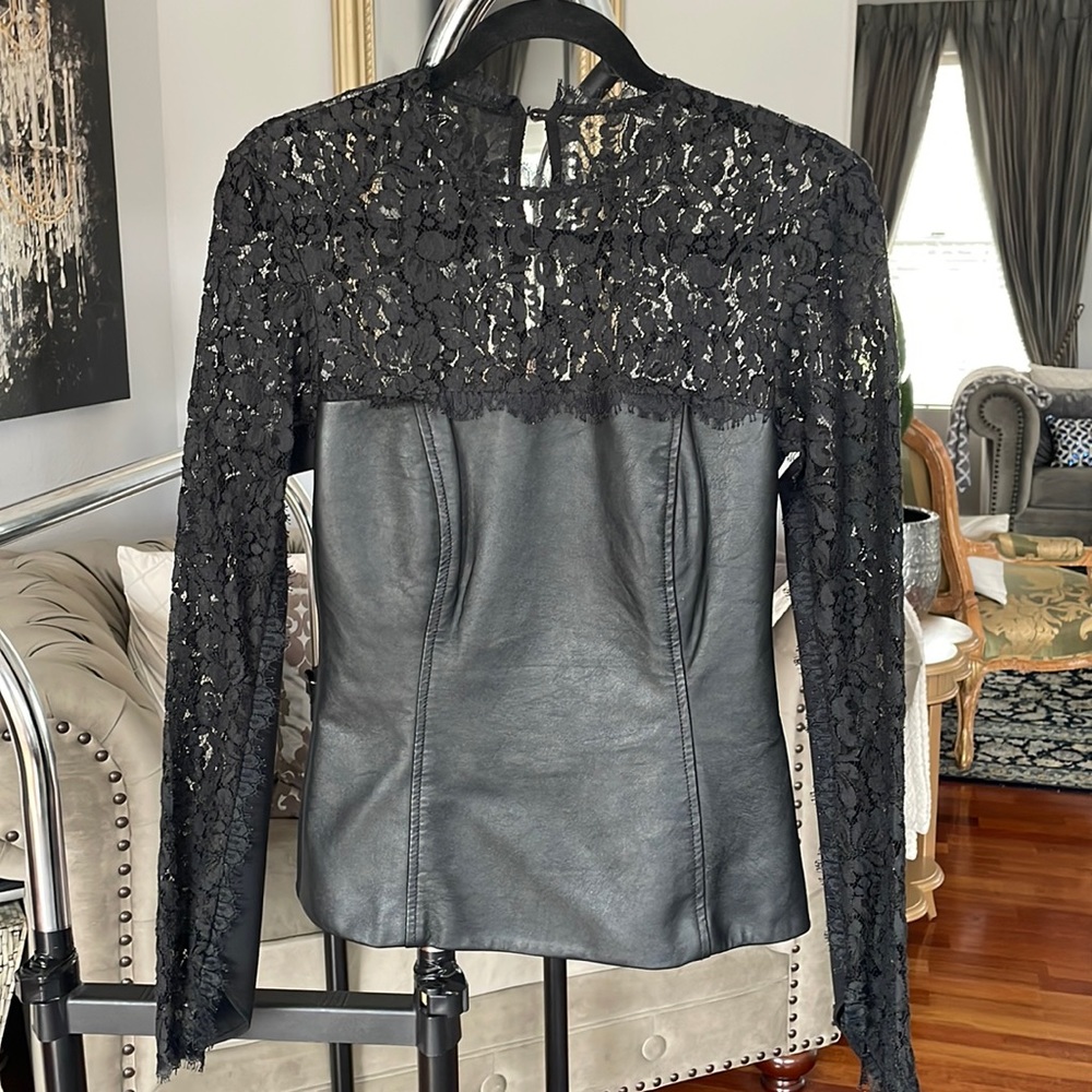 Nicole Miller black front leather lace long sleeve top size 0 with tag